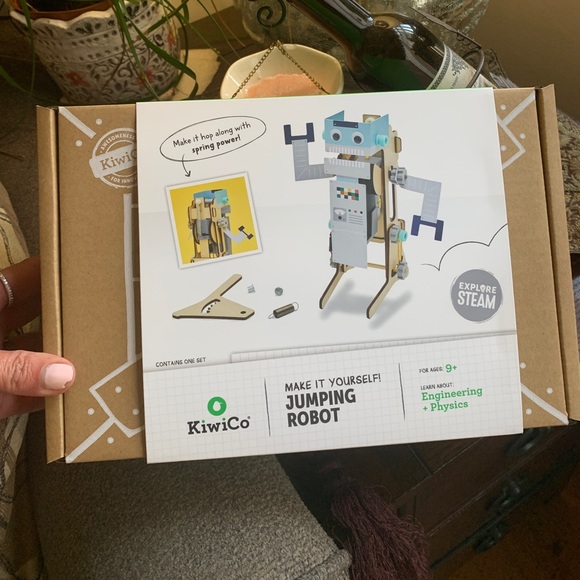 KIWICO "JUMPING ROBOT" kids and adults engineering project - Picture 1 of 10